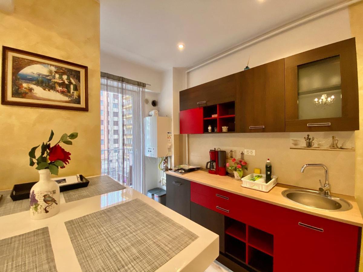 Valy Apartments Summerland Мамая Екстериор снимка