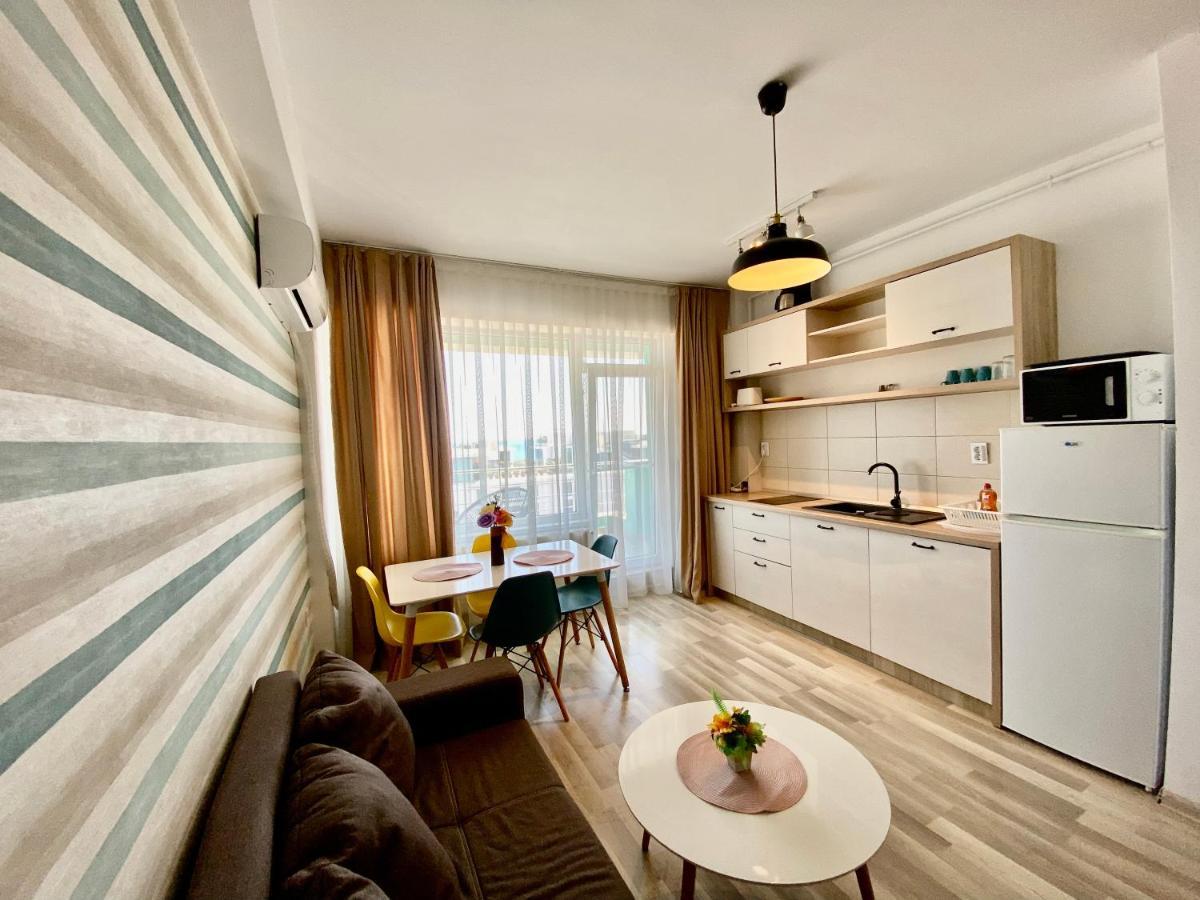 Valy Apartments Summerland Мамая Екстериор снимка