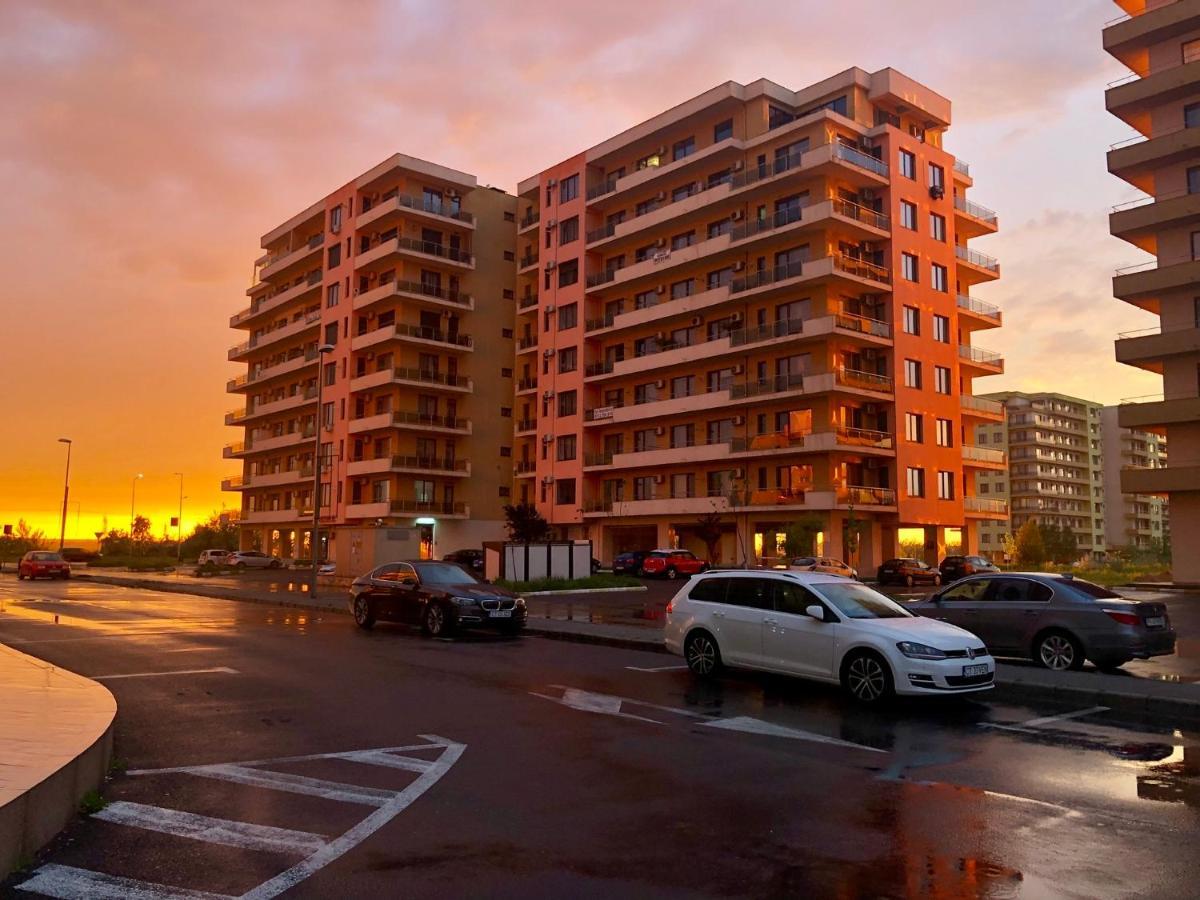 Valy Apartments Summerland Мамая Екстериор снимка