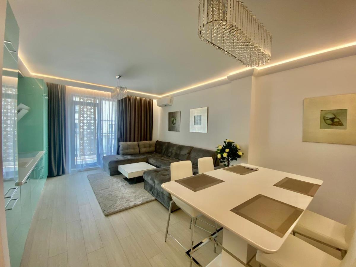 Valy Apartments Summerland Мамая Екстериор снимка