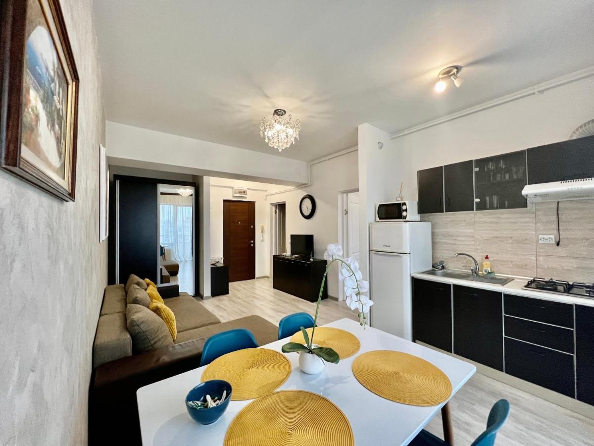 Valy Apartments Summerland Мамая Екстериор снимка