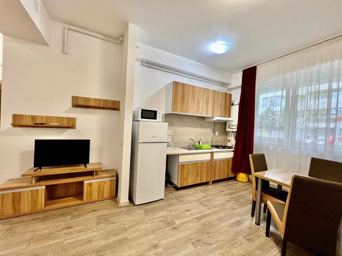 Valy Apartments Summerland Мамая Екстериор снимка
